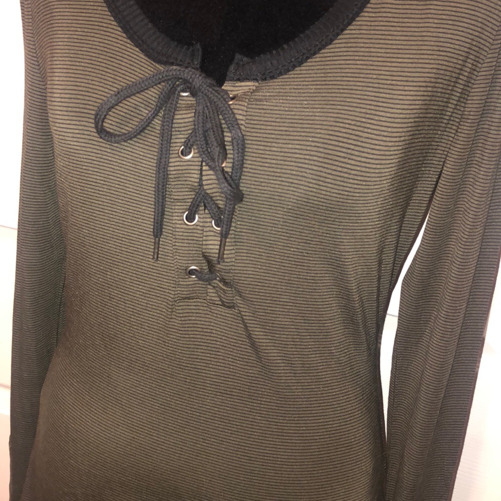 NWOT Green & Black Tunic - Picture 2 of 8